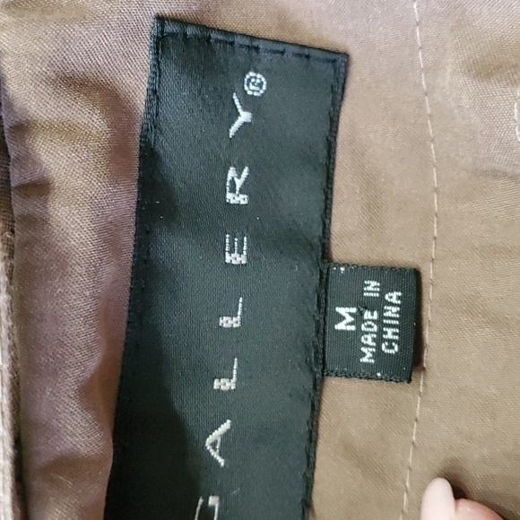 Trench coat with zip out lining  BY Gllery size med. Black/tan. Big pock… - Picture 8 of 14